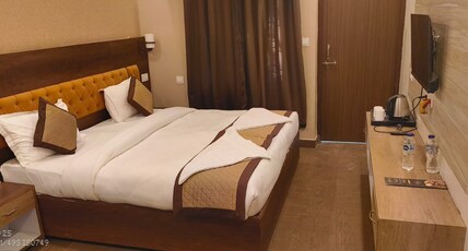 Hotel Red Sapphire Room Type - Deluxe Room