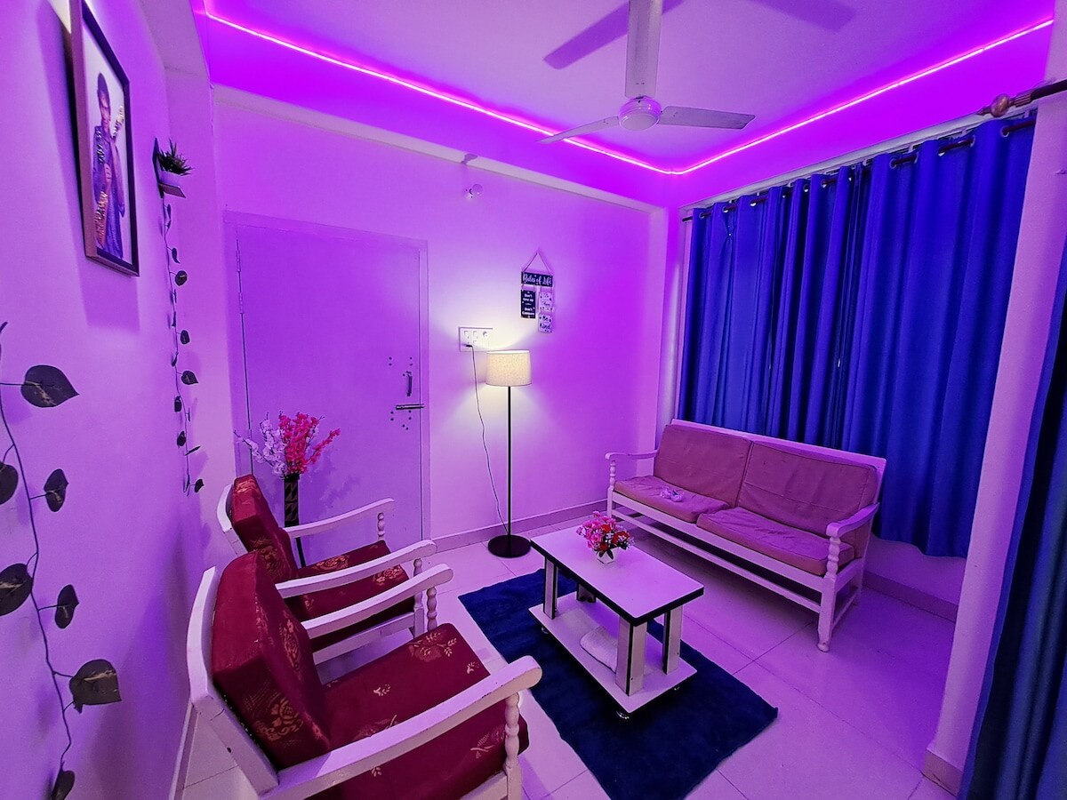premium Private room with attached bathroom - Tap to explore photos