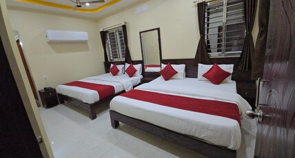 APPANNA GOLDEN INN Room Type - FOUR BED SUIT ROOM NON AC