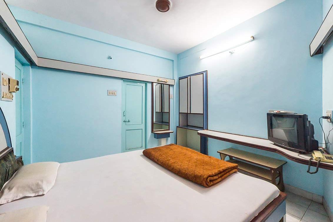 Hotel Indrapuri - Tap to explore photos