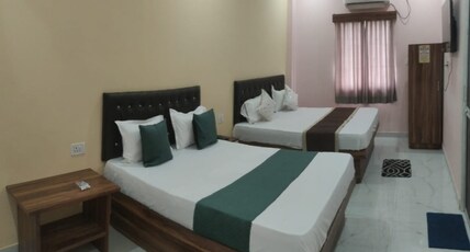 HOTEL SHAHI PALACE Room Type - Quad Double Room HOTEL SHAHI PALACE Room Type - Quad Double Room