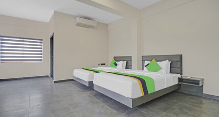 Treebo Grand Vistara Airport Suites, 500m from Cochin International Airport Room Type - Premium Room