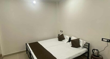 Hotel Dcrown  ganga view Room Type - Bedroom 6