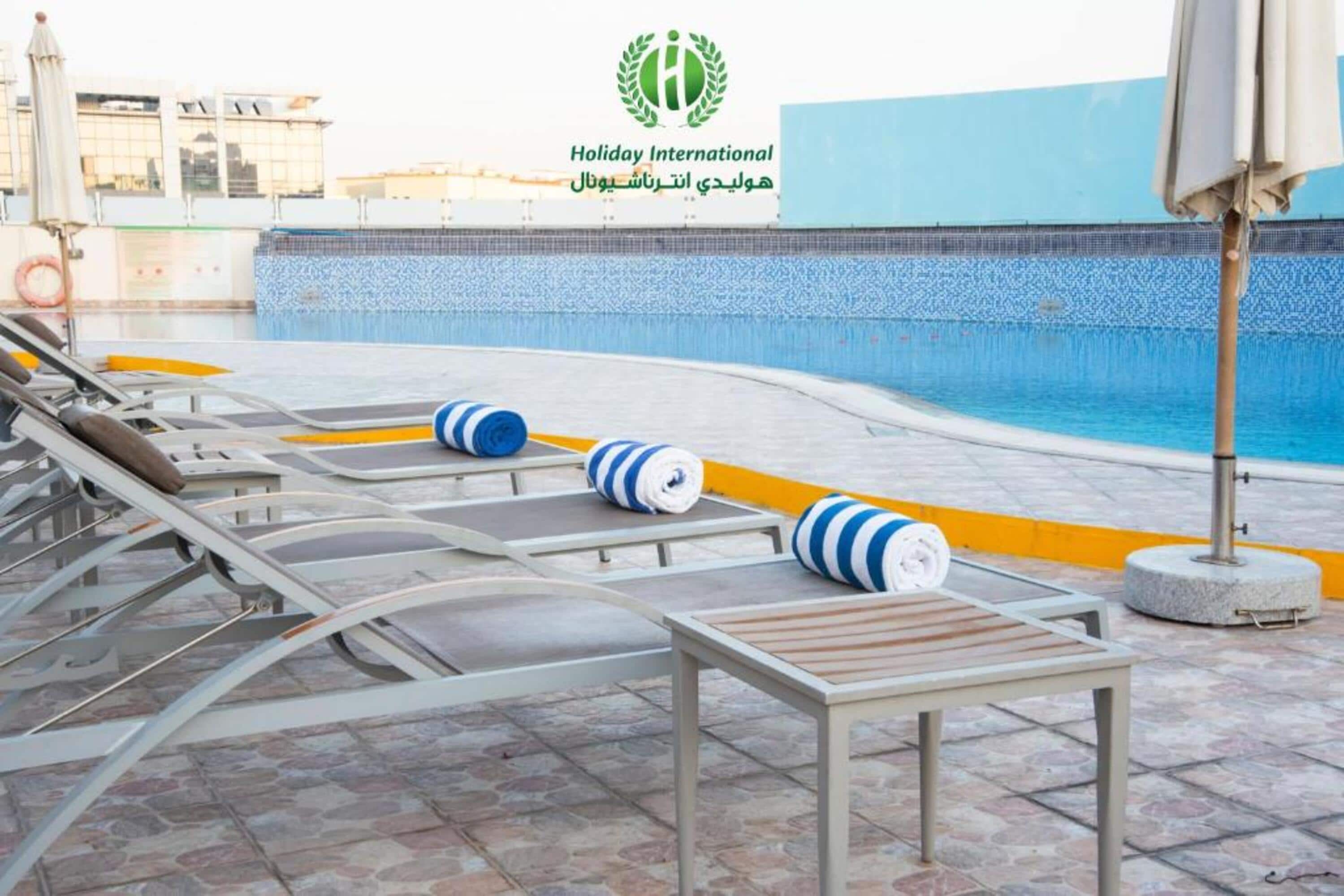 Sunday Hotel Holiday international Dubai - Tap to explore photos