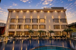 The Aura Hotel & Resort