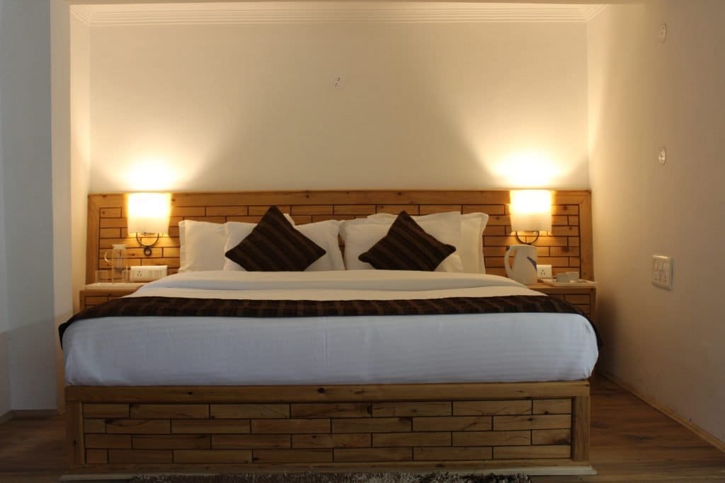 Hotel Ballians - Tap to explore photos