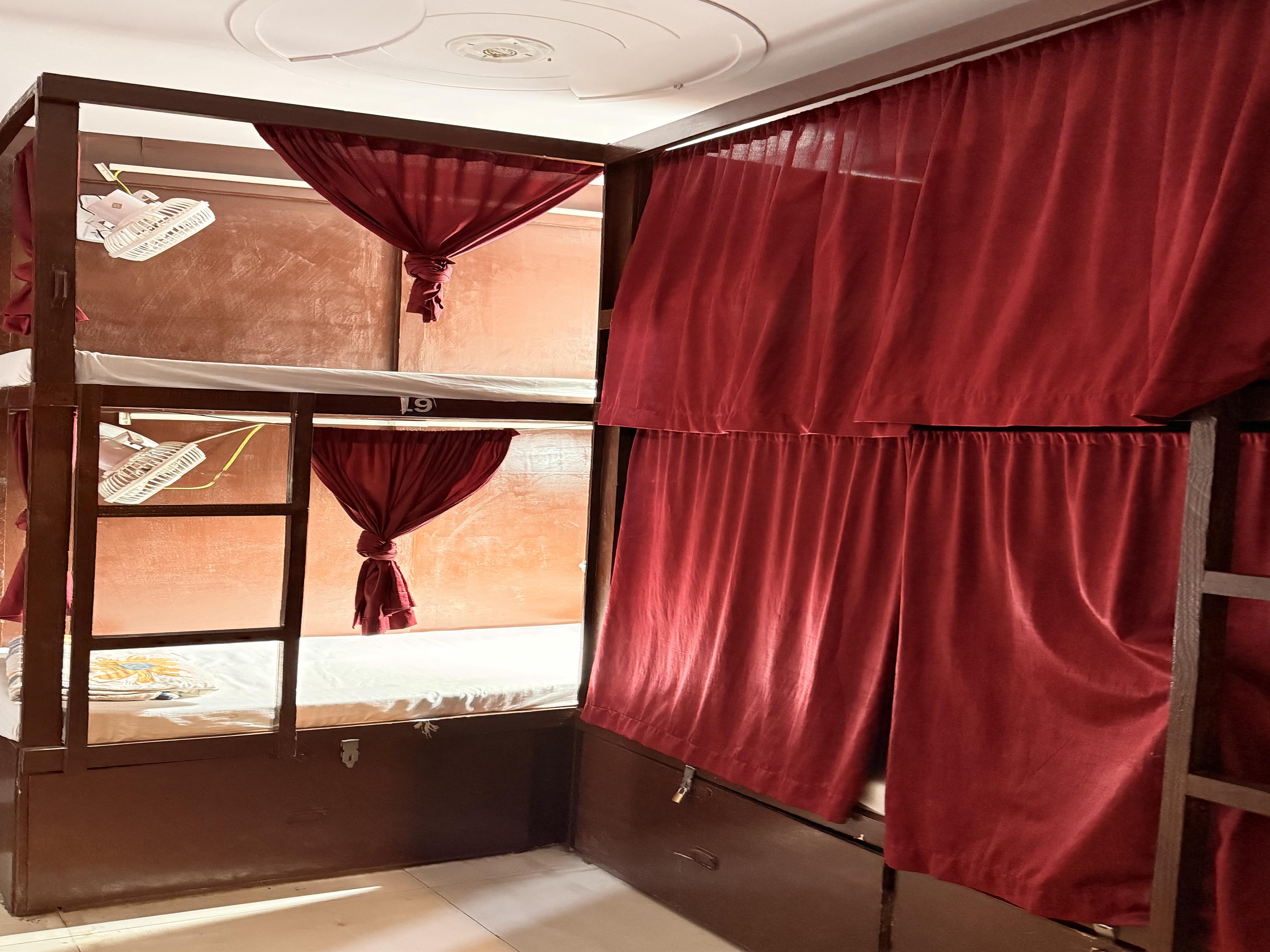 Cozy Inn Hostel Delhi - Tap to explore photos