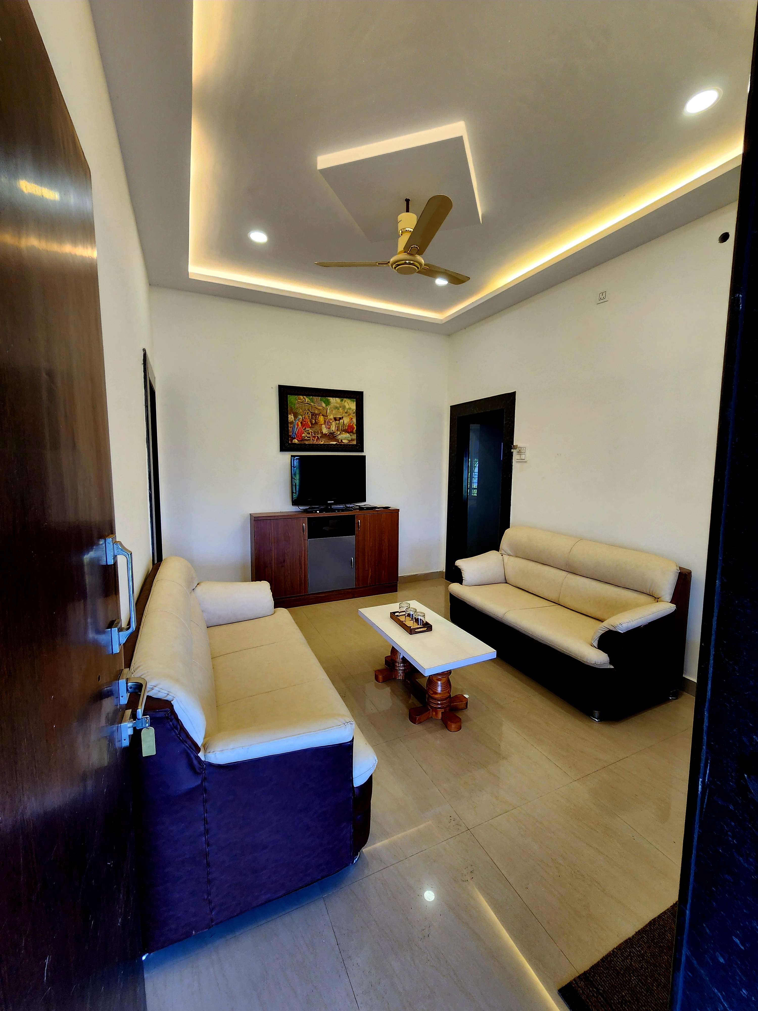 Kunjwan Resort - Tap to explore photos