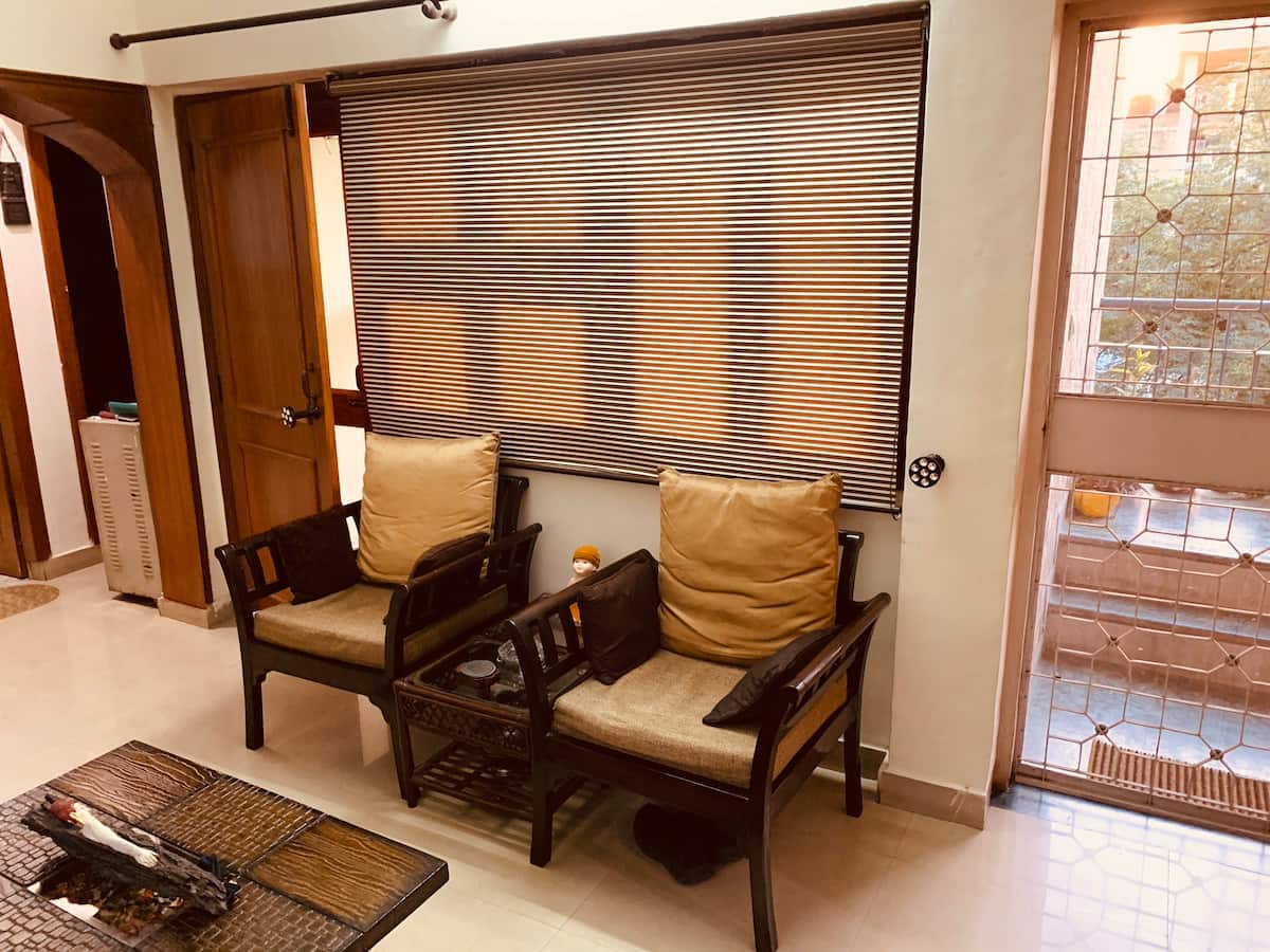 Zorba Floor apartment(park facing in GK) - Tap to explore photos