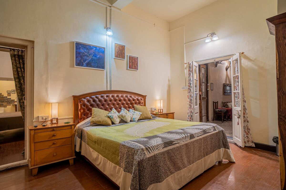 Clifton 5 BHK vintage villa in Nainital - Tap to explore photos