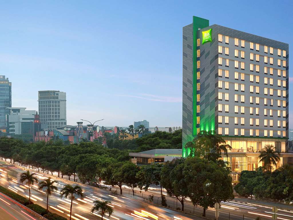 ibis Styles Jakarta Simatupang - Tap to explore photos