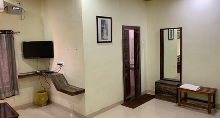 Shehnai Garden Hotel & Restaurant Room Type - Super Deluxe A/C