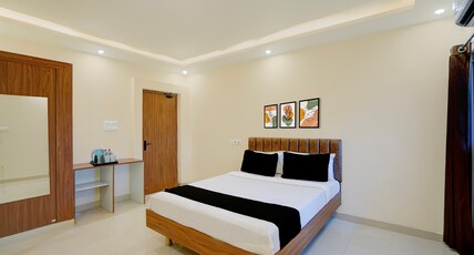 Collection O Patliputra Indoor Stadium Formerly Aarunya Residency Room Type - Deluxe