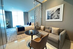Quickstay Homes | Modern Studio Canal View
