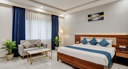Hotel Peridot Room Type - Premium Deluxe Room
