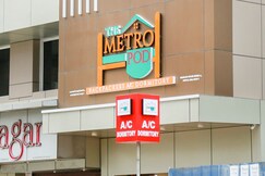 The Metro Pod Backpackers AC Hostel