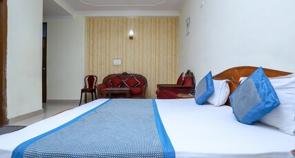 Home Stay Dwarka | Rooms & Caretaker Room Type - Family Suite