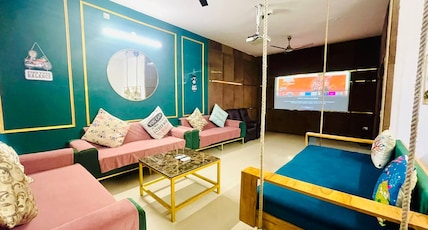 Instay 528 l 3BHK l 2BHK with Pvt. theatre screen Room Type - 2BHK UNIT.2 l Pvt.theatre screen Apt. by Instay Instay 528 l 3BHK l 2BHK with Pvt. theatre screen Room Type - 2BHK UNIT.2 l Pvt.theatre screen Apt. by Instay