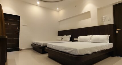 Hotel Krishna Inn Room Type - Family Room