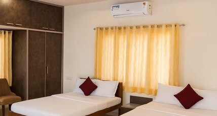 Blue Moon Homestay Room Type - Deluxe Double or Twin Room with Pool Access