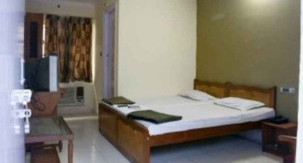 Royal Mid Town Lodge Room Type - Standard Room (Non AC)