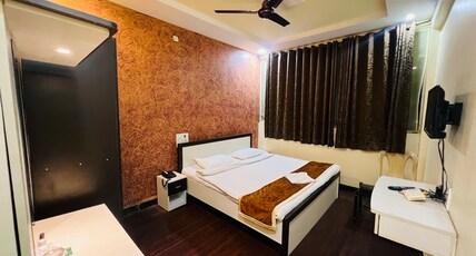 Shanti the grand palace Room Type - NON AC Deluxe Room