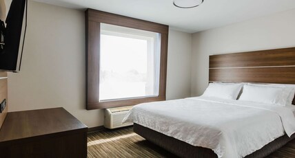 Holiday Inn Express & Suites-Regina-South Room Type - 1 Bedroom Suite
