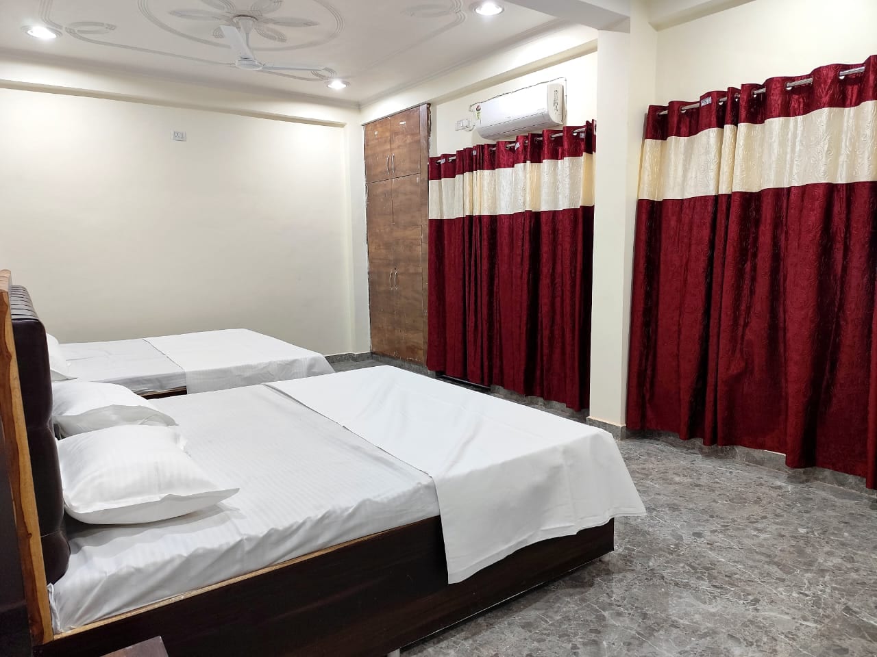 Royal Rudraksh Guest House - Tap to explore photos