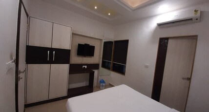 Hotel Shiv Lake Room Type - Deluxe AC Double Room