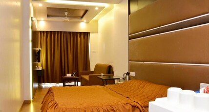 Hotel Lake View Room Type - Executive (triple) with Private Sit out