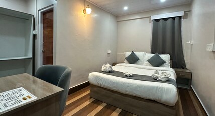 Cozy Cubicles 400M from MG Marg Room Type - Cubicle1