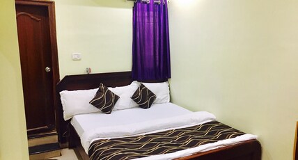 Hotel Al Zaiqa (Opposite Durg Railway Station) Room Type - Executive AC Room