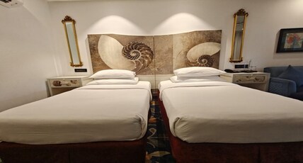 Mayfair Waves Room Type - Premium Room Twin Garden View