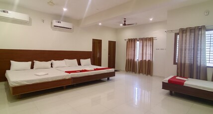 Sandanams Villa Coutralam Room Type - Standard Big Room