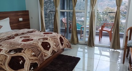 Himalayan Magpie | Lake View Room Type - Pangar Room