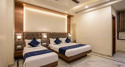 Hotel Klick International Room Type - Triple Room With WiFi