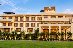 Address of Hotel MCR Park