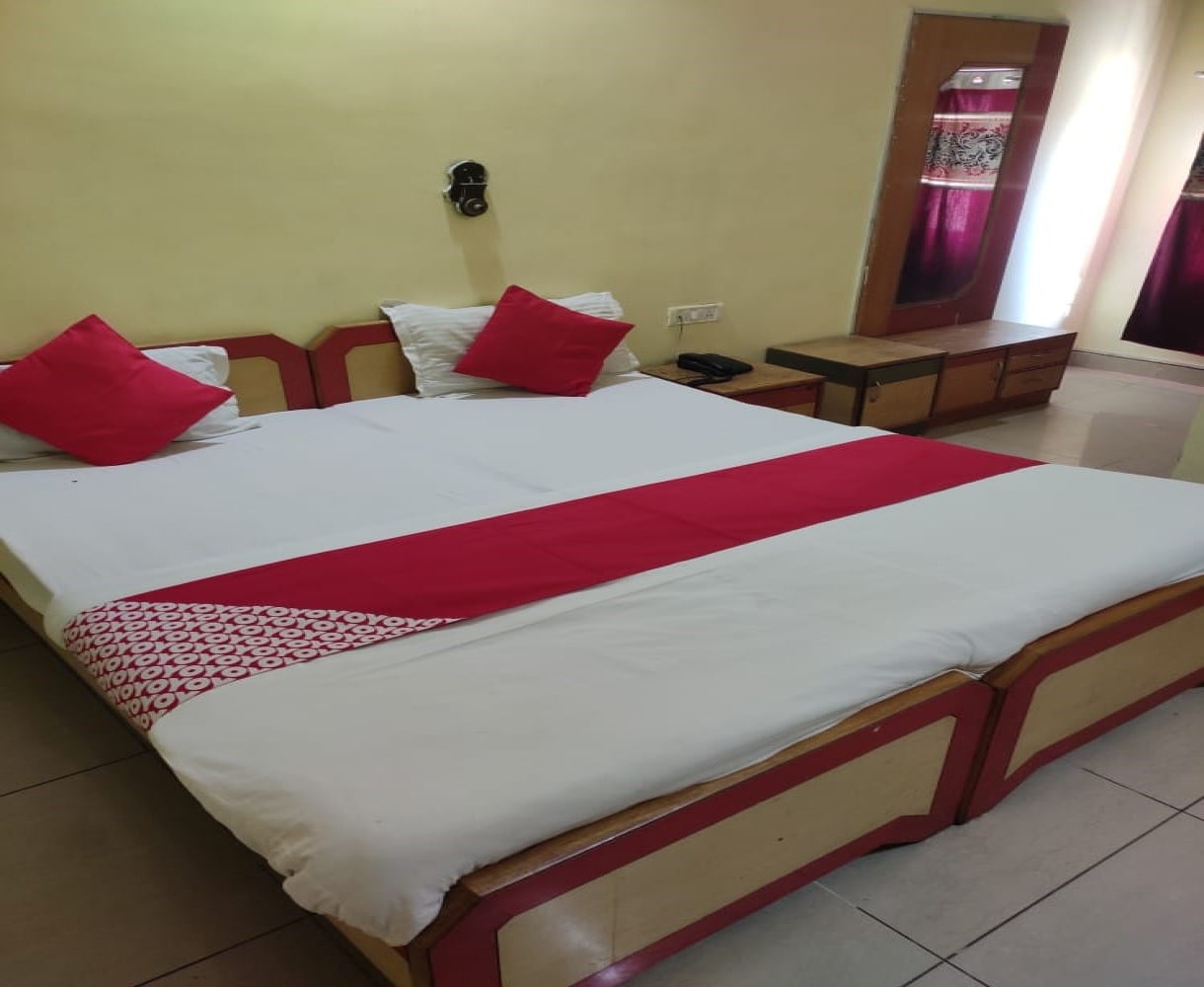 Hotel Karni Palace - Tap to explore photos