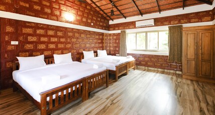 Aara Jungle Resort Room Type - Suite Cottages