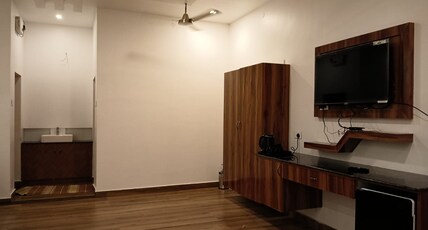 GRB RESORT Room Type - Four Bedroom with Free Swimming Pool Access
