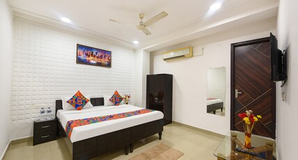 FabHotel Silver Stone Room Type - Deluxe Room
