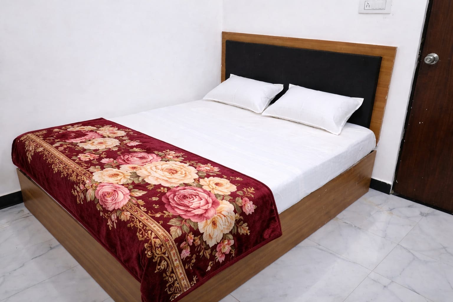 Vinamra Palace Homestay - Tap to explore photos