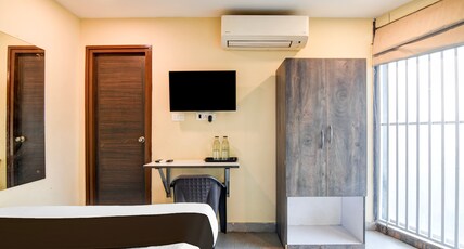 Hotel O Premium 12th Night Room Type - Classic