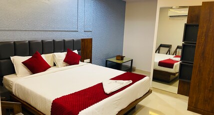 HOTEL SAARADHI GRAND Room Type - DELUXE ROOM