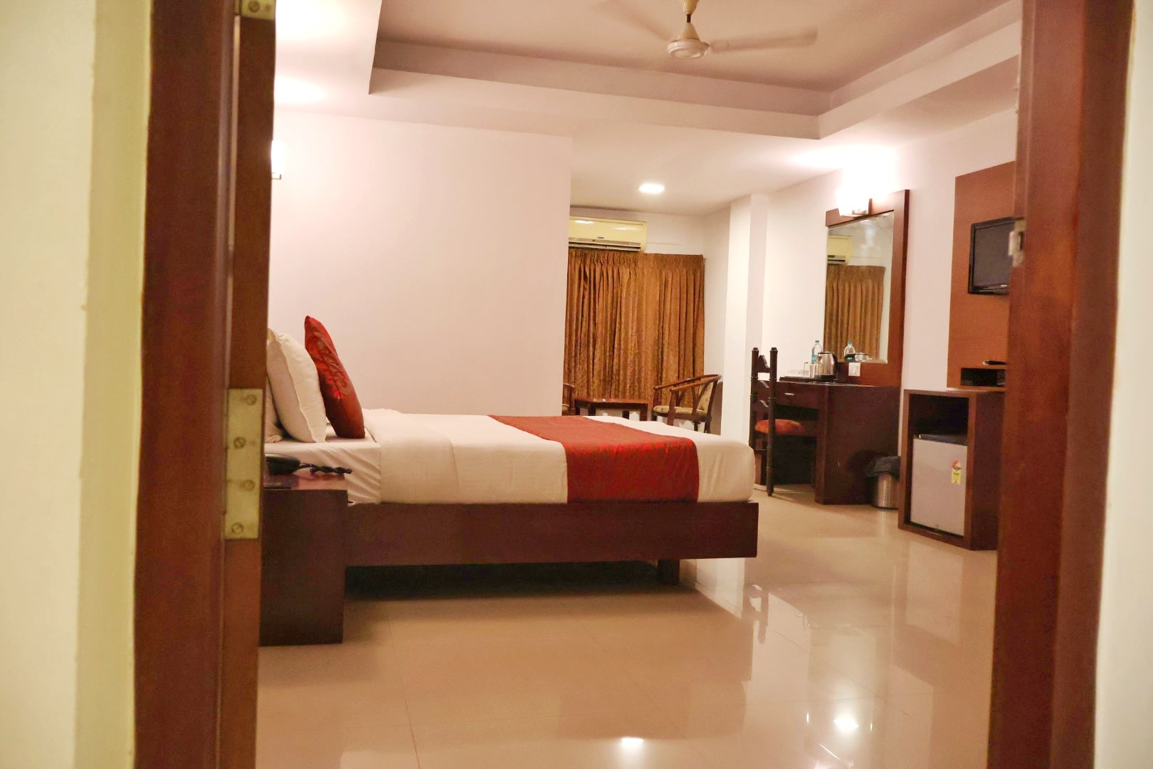 CENTRAL HOTEL, Thrissur - Tap to explore photos