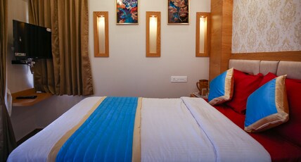 Royal Palace Regency Room Type - Deluxe Room with Balcony