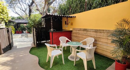 CP Villa | Rooms with Patio Room Type - Room 4  Rustic Cottage with Patio &Bar