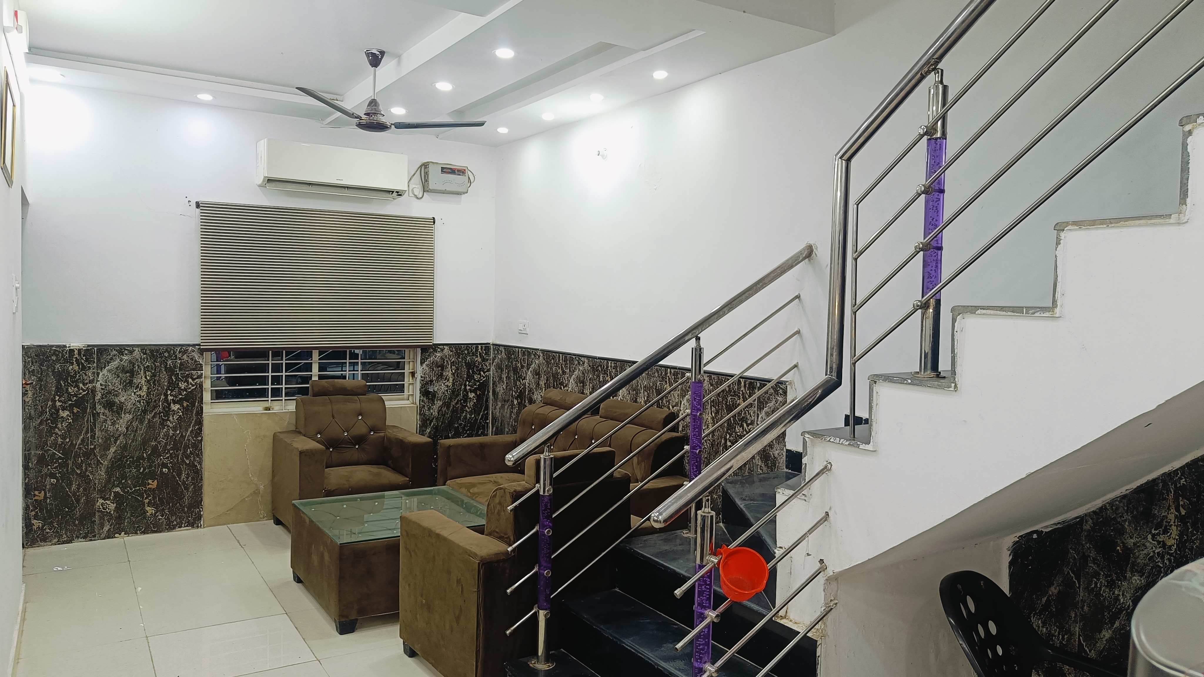 3 BHK Home in Vrindavan with Full kicthen - Tap to explore photos