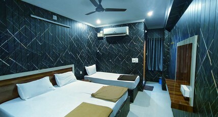 Hotel Govind Heights Room Type - Premium AC Triple Family Room