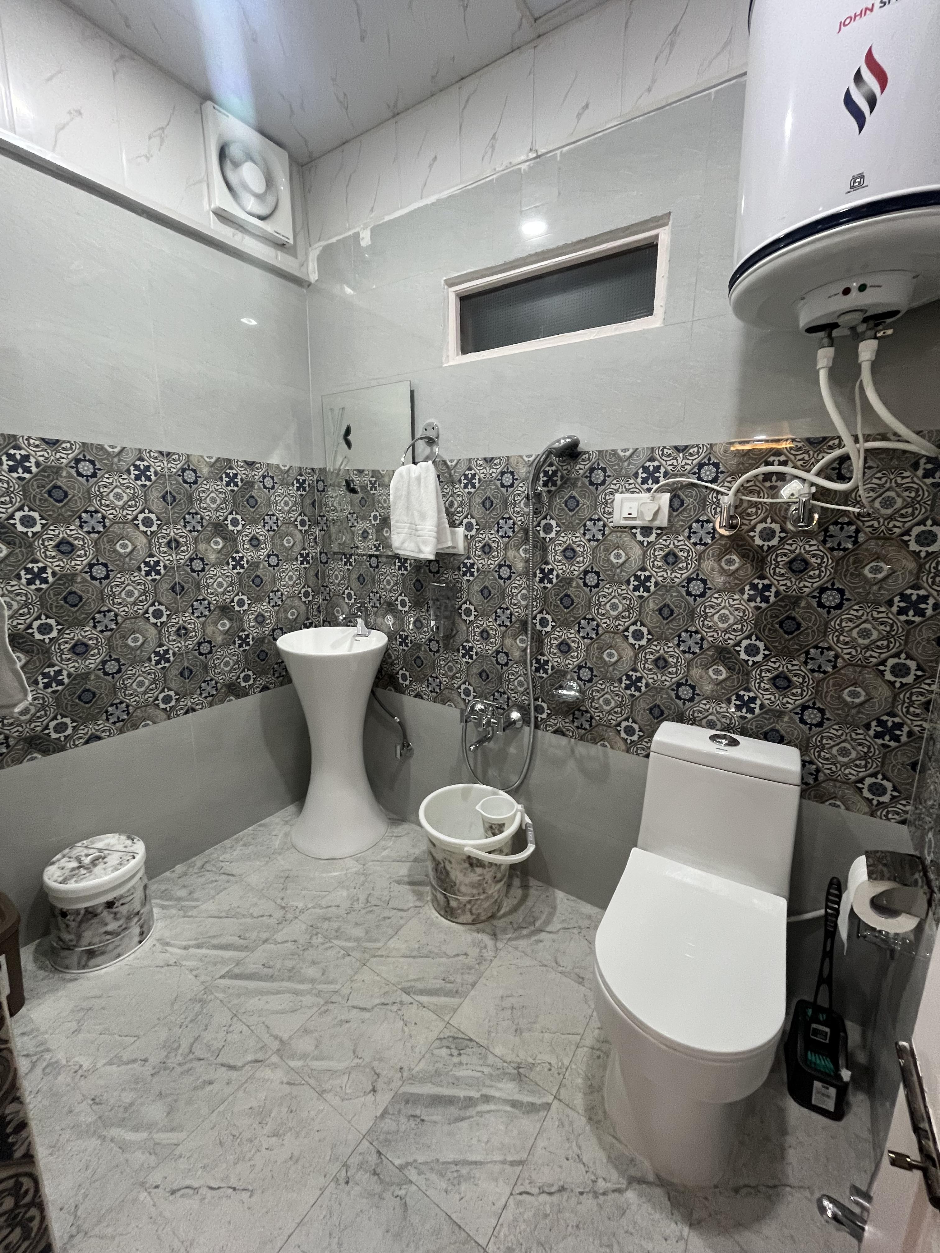 Hezzah Cottage (Entire 4BHK Cottage) - Tap to explore photos